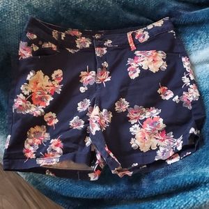 Size 12 Lee Blue floral shorts